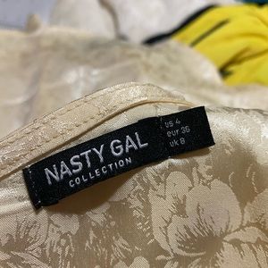 Nasty gal dress beige with flowers🤍